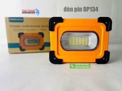 den-pin-led-xach-tay-kiem-sac-du-phong-nang-luong-